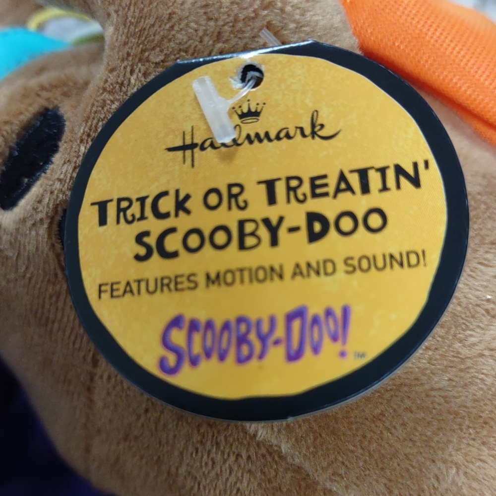 Hallmark Trick Or Treatin' Sooby-Doo Plush Animated Collectable Released in 2008 - Picture 9 of 12